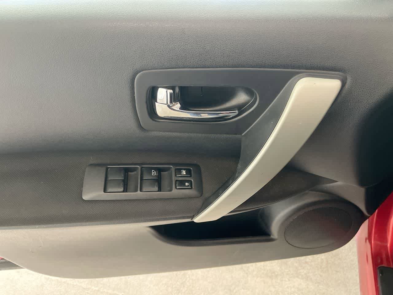 Thumbnail: 2014 Nissan Rogue - 13