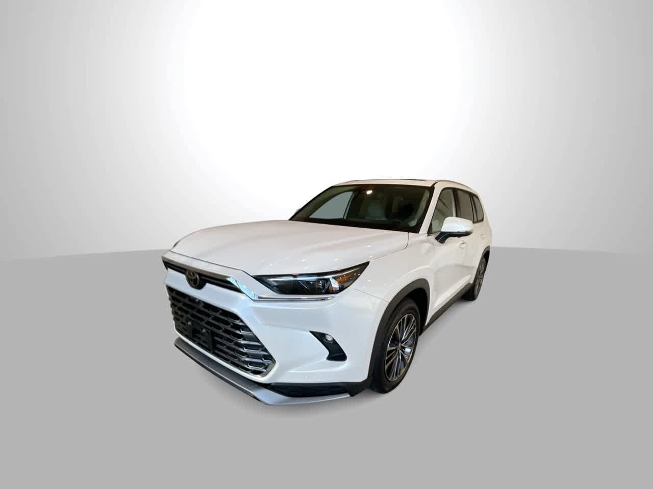 2026 Toyota Highlander Hybrid Platinum photo 2