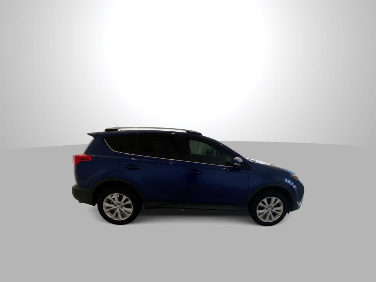Thumbnail: 2015 Toyota RAV4 - 9