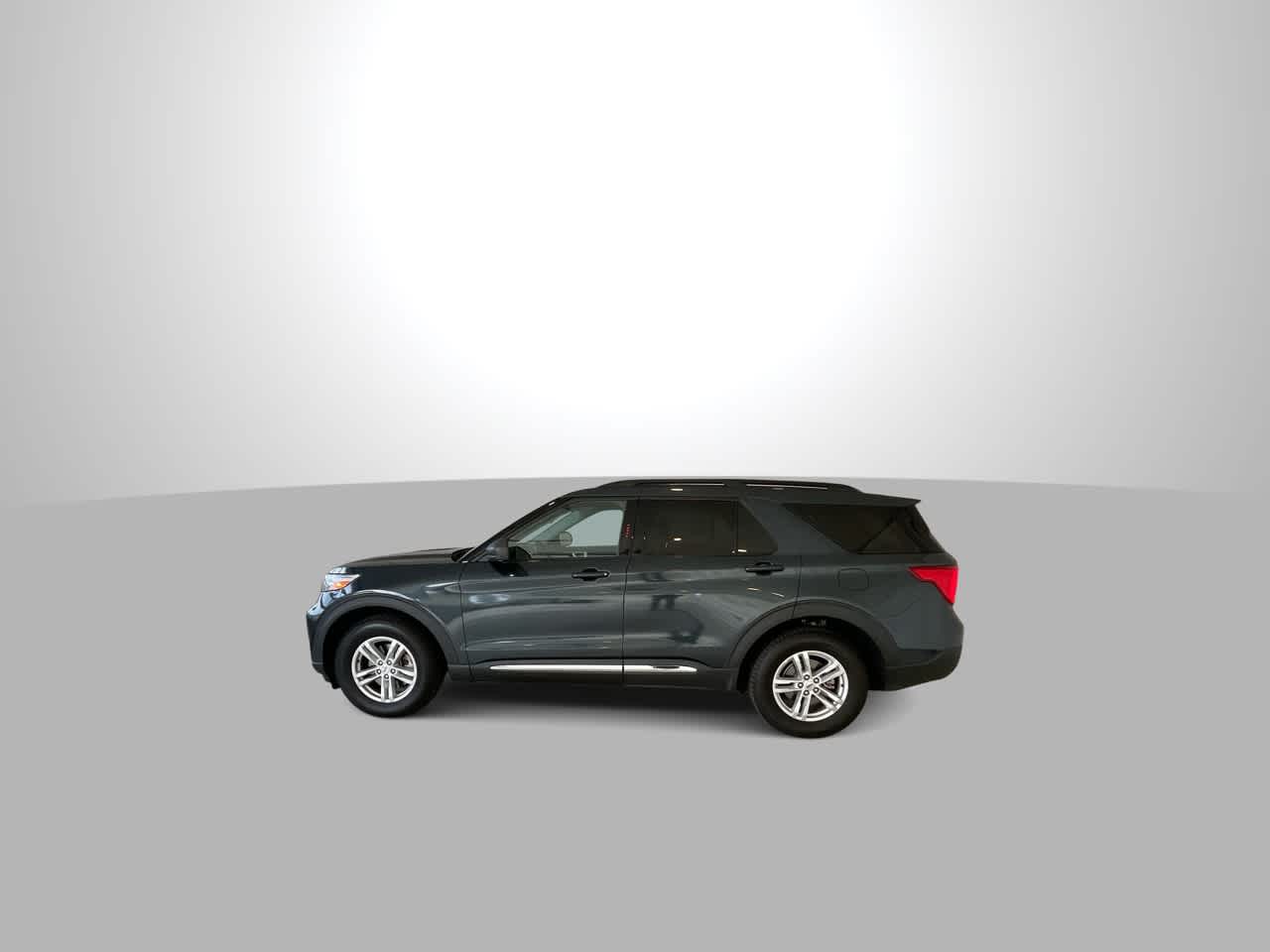 Thumbnail: 2022 Ford Explorer - 5