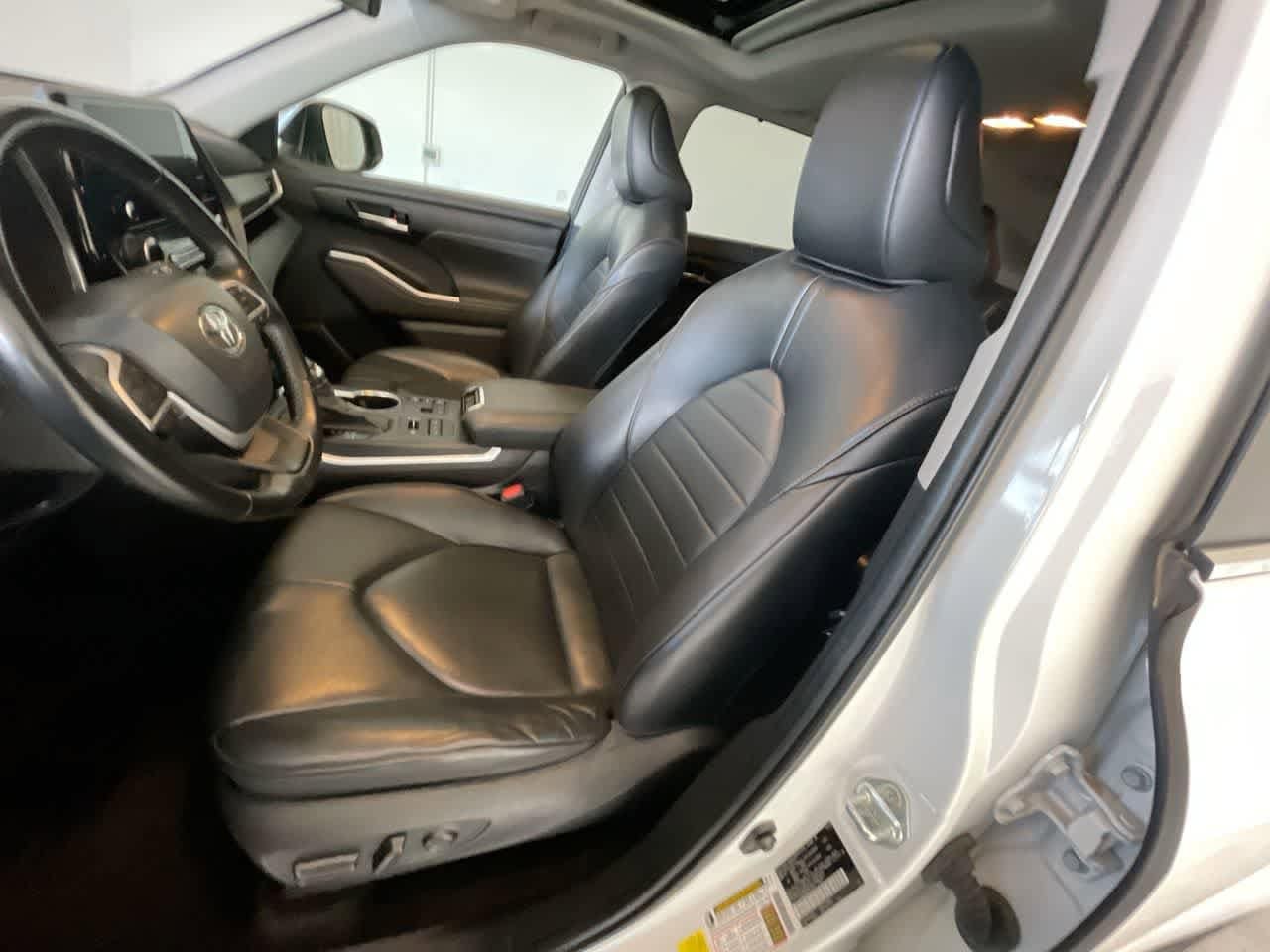 Thumbnail: 2023 Toyota Highlander - 11