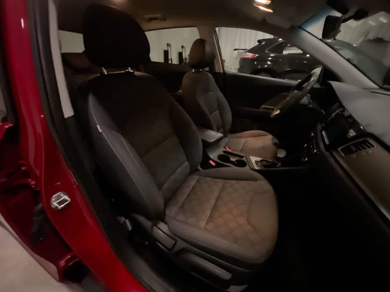 Thumbnail: 2017 Kia Niro - 23