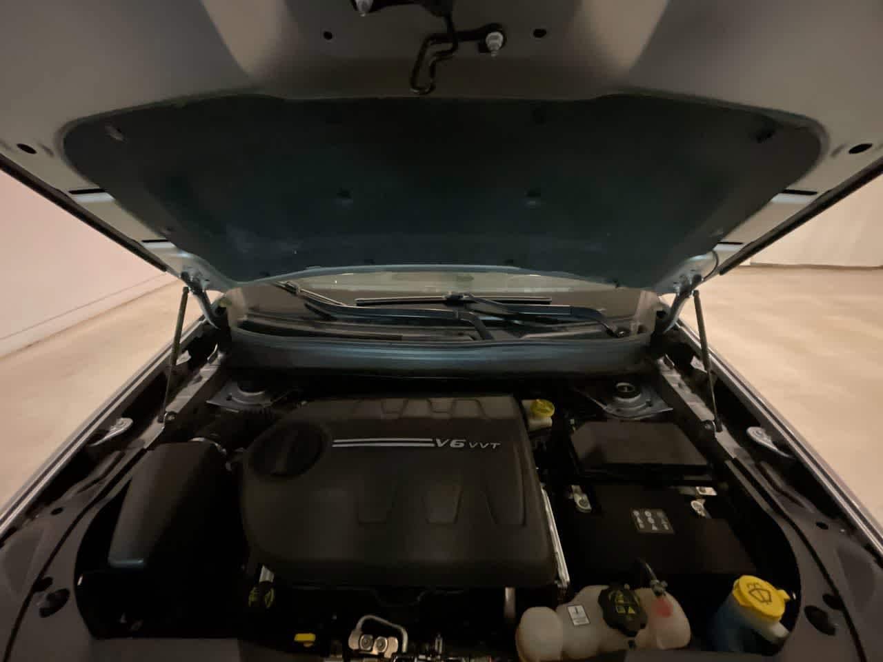 Thumbnail: 2019 Jeep Cherokee - 25