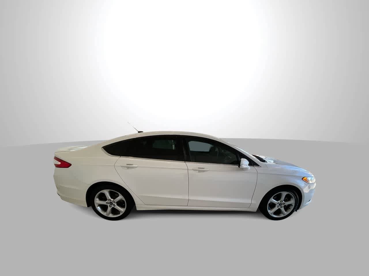 Thumbnail: 2016 Ford Fusion - 9