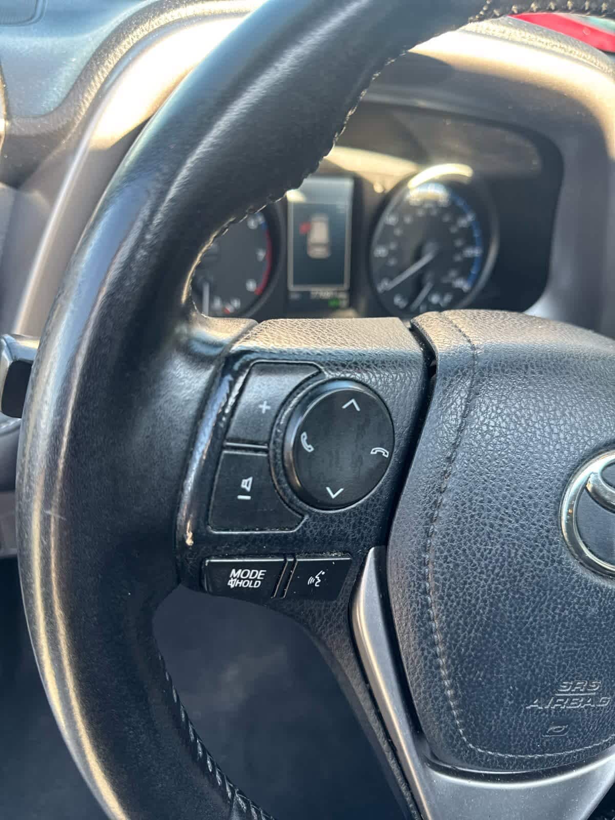 Thumbnail: 2018 Toyota RAV4 - 40
