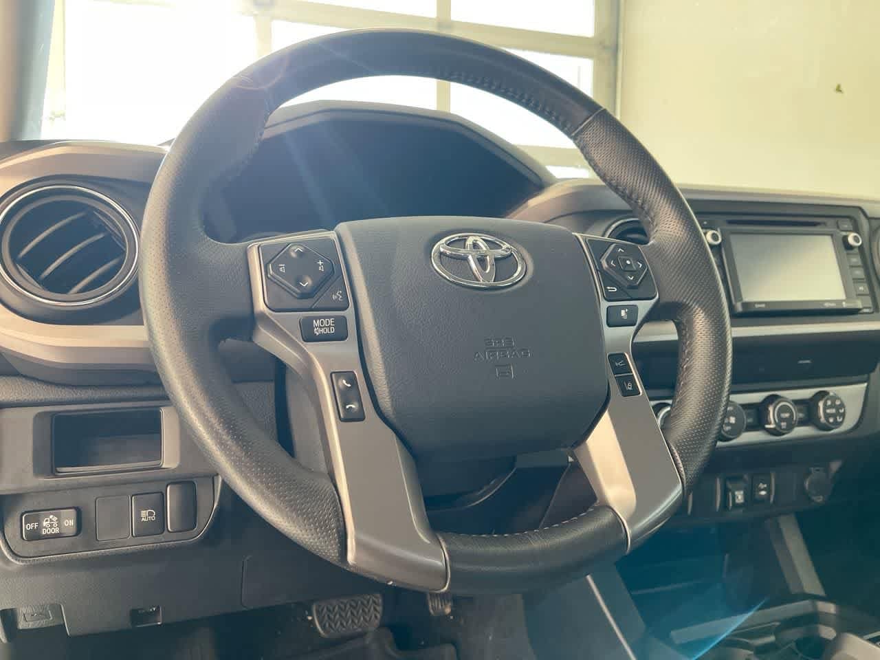Thumbnail: 2019 Toyota Tacoma - 14