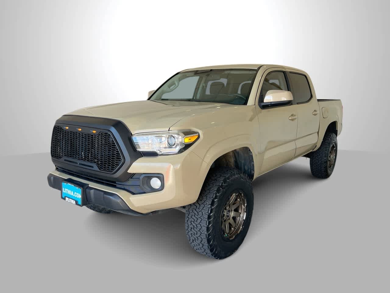 Thumbnail: 2016 Toyota Tacoma - 1