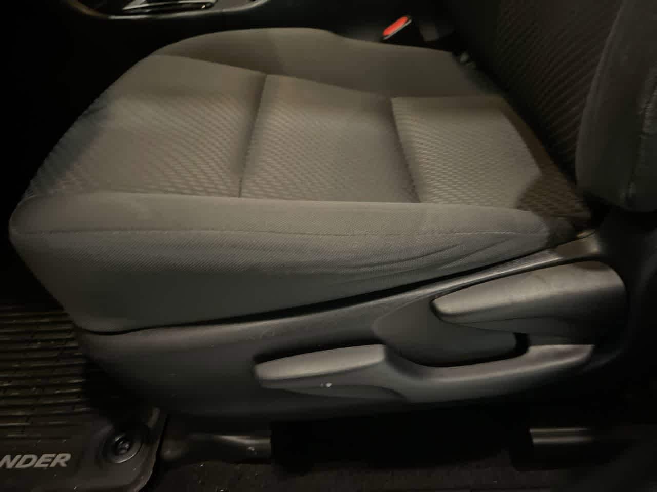 Thumbnail: 2019 Toyota Highlander - 12