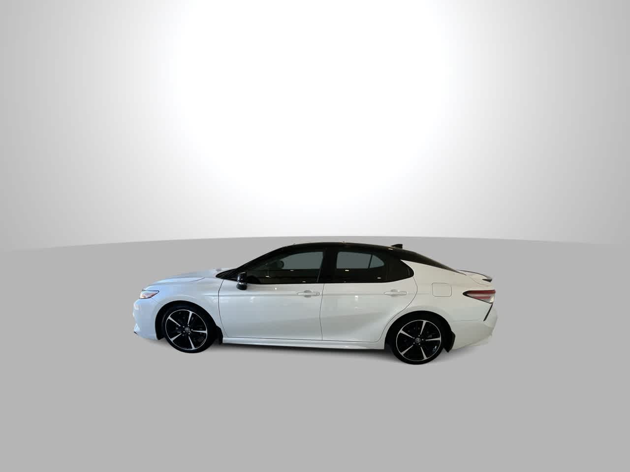 Thumbnail: 2018 Toyota Camry - 5