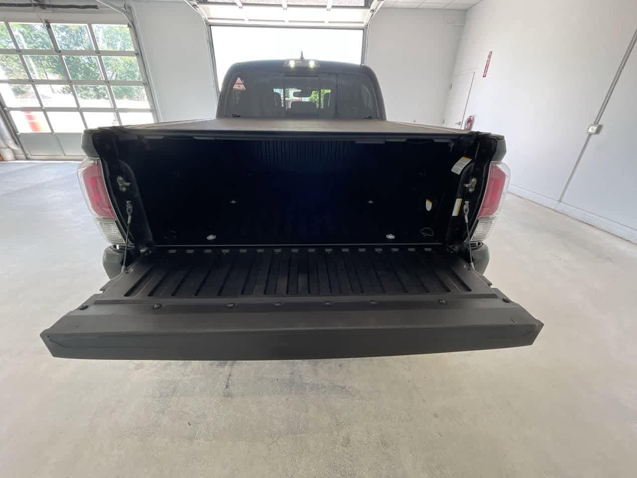 Thumbnail: 2019 Toyota Tacoma - 27