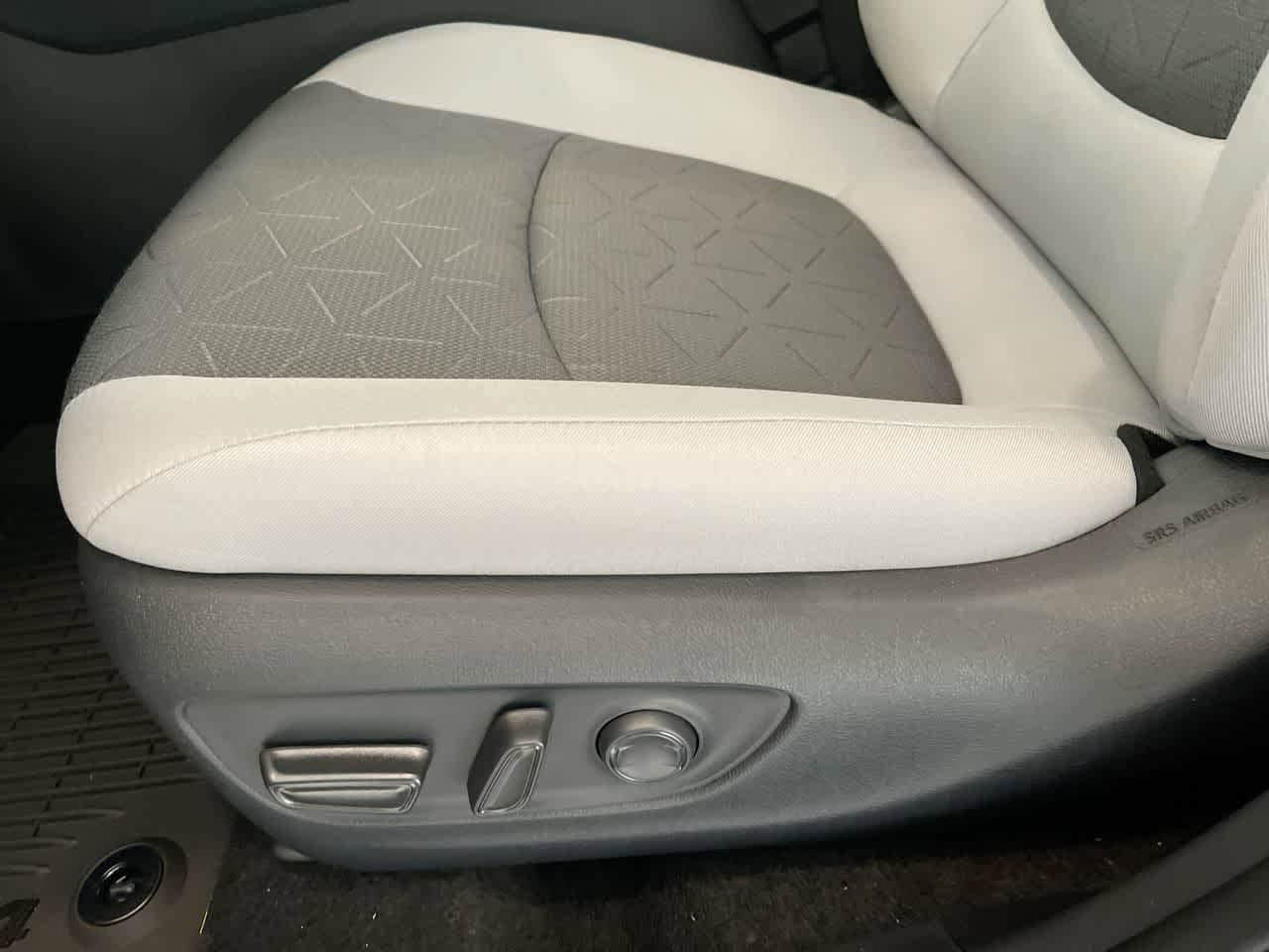 Thumbnail: 2025 Toyota RAV4 - 12