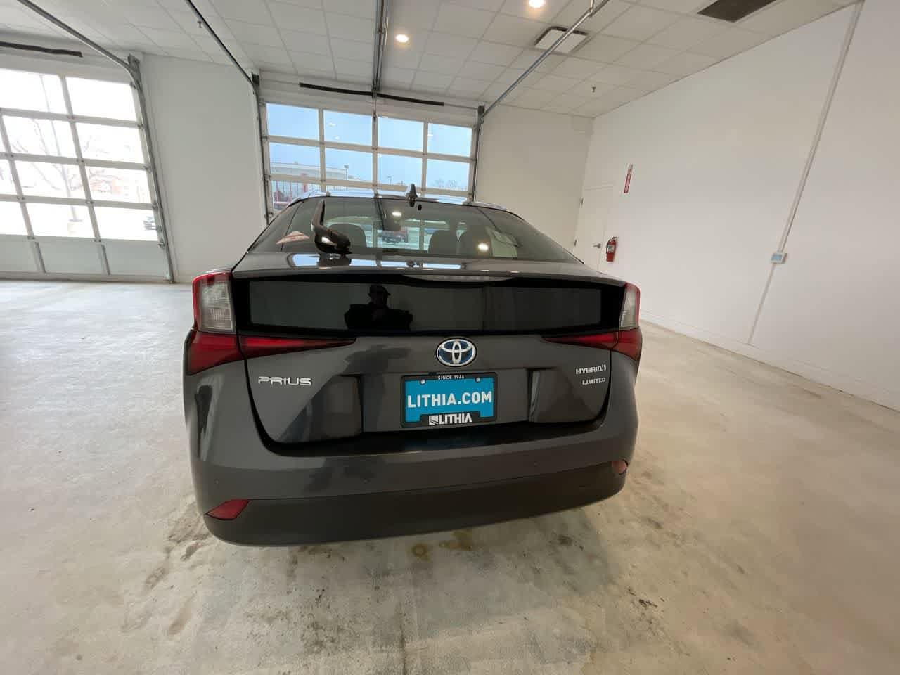 Thumbnail: 2020 Toyota Prius - 29