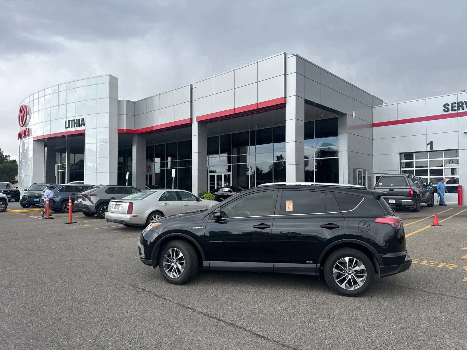 Thumbnail: 2016 Toyota RAV4 - 1
