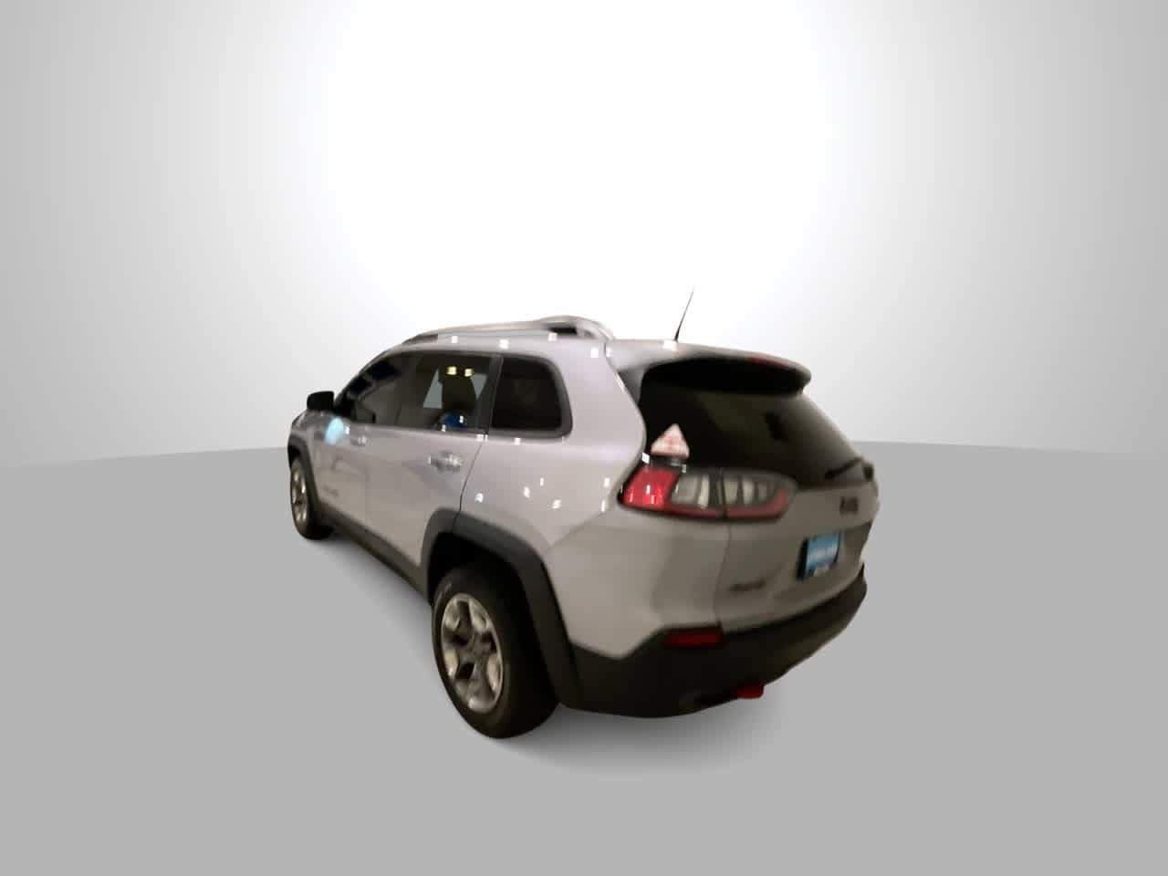 Thumbnail: 2019 Jeep Cherokee - 6