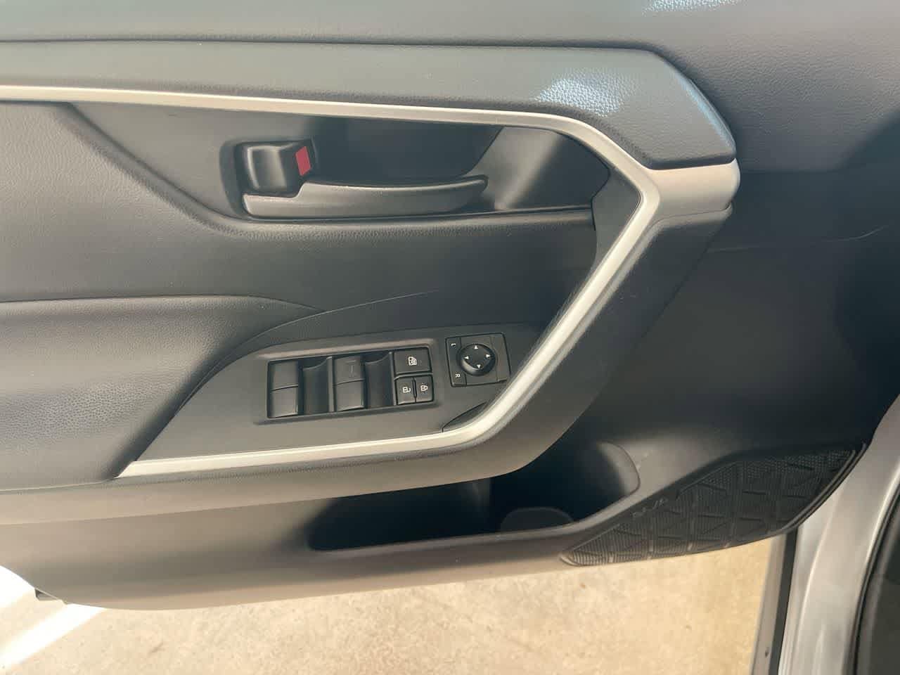 Thumbnail: 2021 Toyota RAV4 - 13