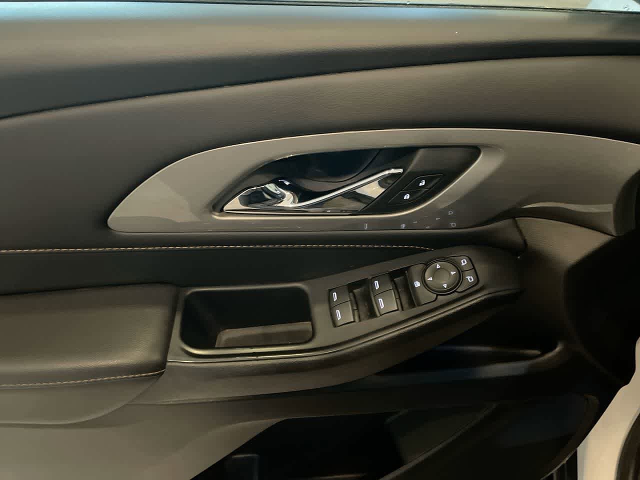 Thumbnail: 2021 Chevrolet Traverse - 13