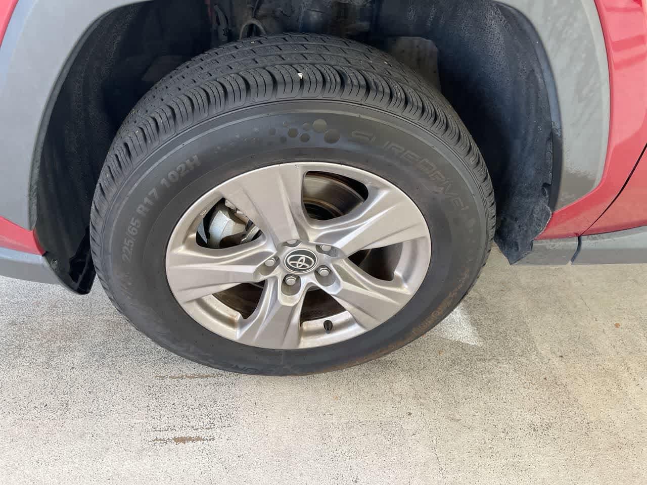 Thumbnail: 2022 Toyota RAV4 - 10