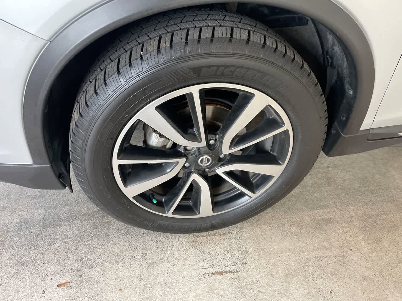 Thumbnail: 2019 Nissan Rogue - 10