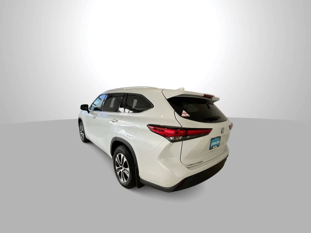 Thumbnail: 2022 Toyota Highlander - 6