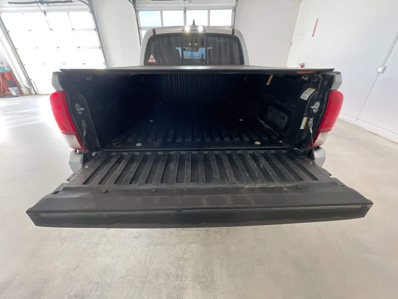 Thumbnail: 2022 Toyota Tacoma - 23