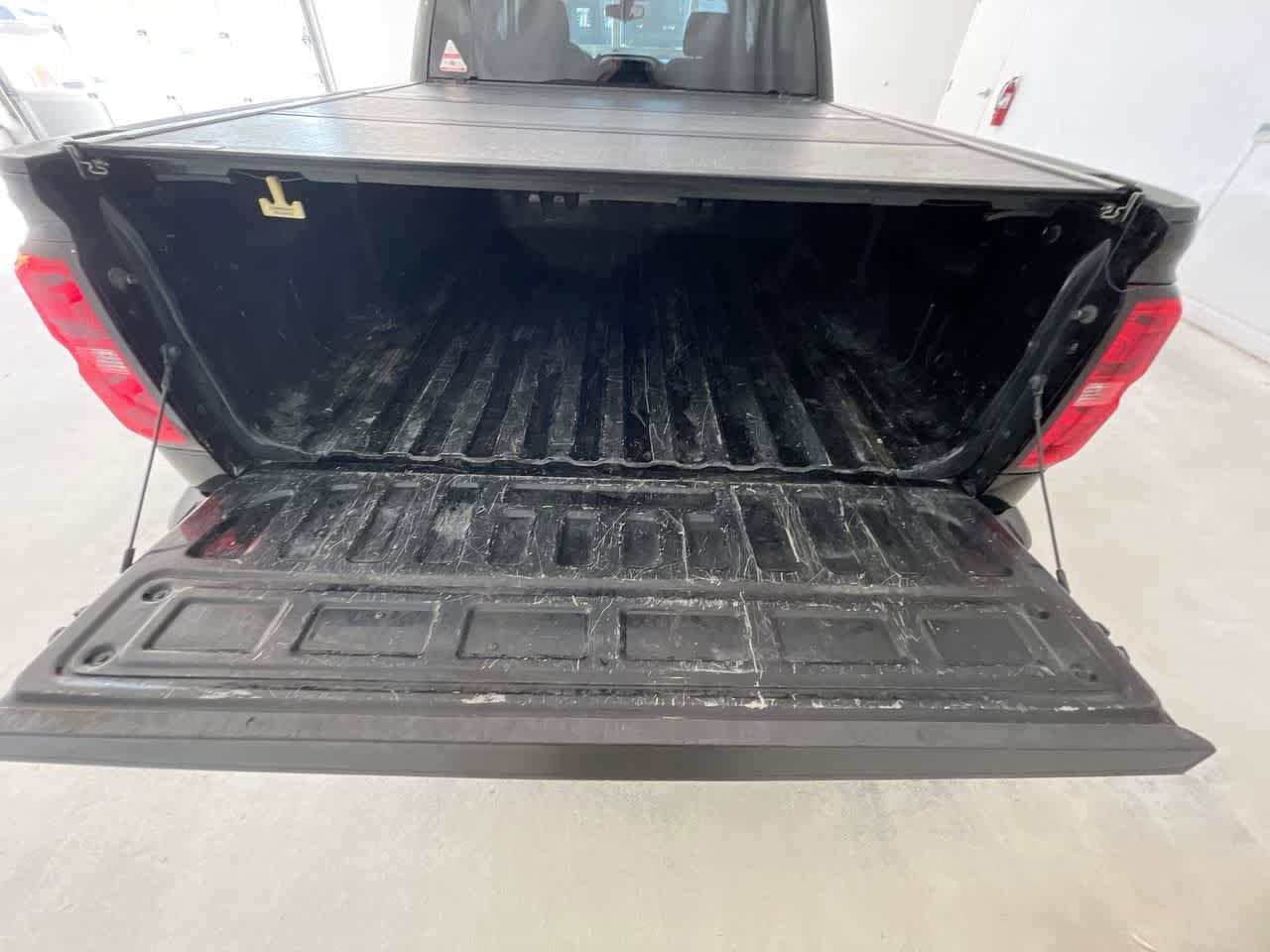 Thumbnail: 2018 Chevrolet Silverado 1500 - 23