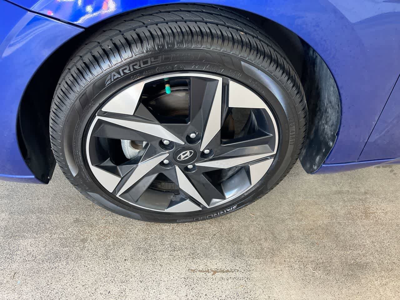 Thumbnail: 2023 Hyundai Elantra - 10