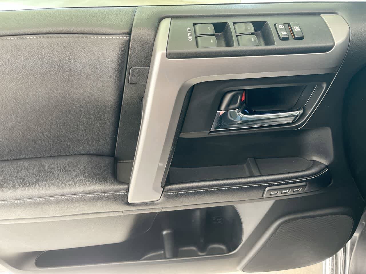 Thumbnail: 2019 Toyota 4Runner - 13