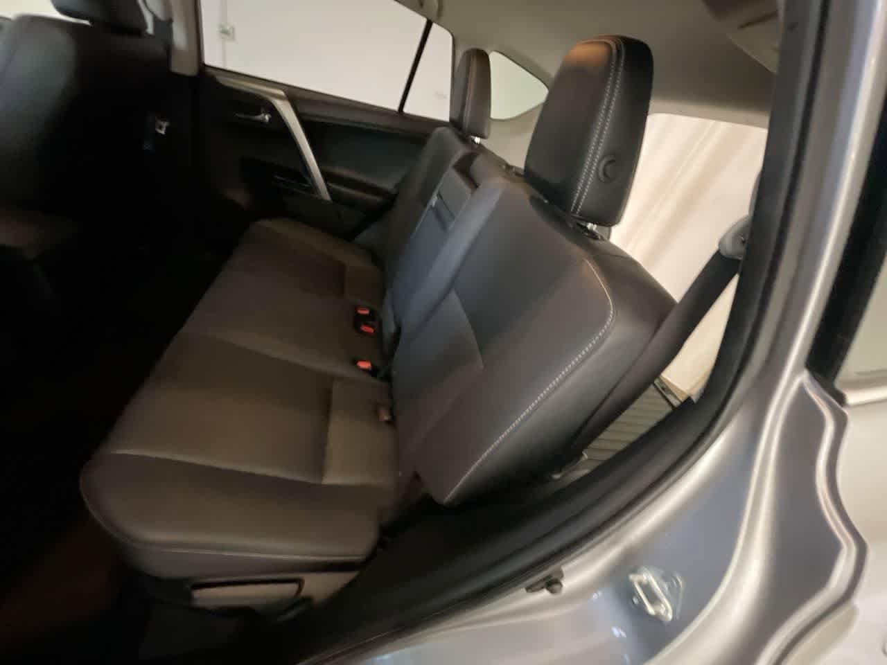 Thumbnail: 2017 Toyota RAV4 - 23