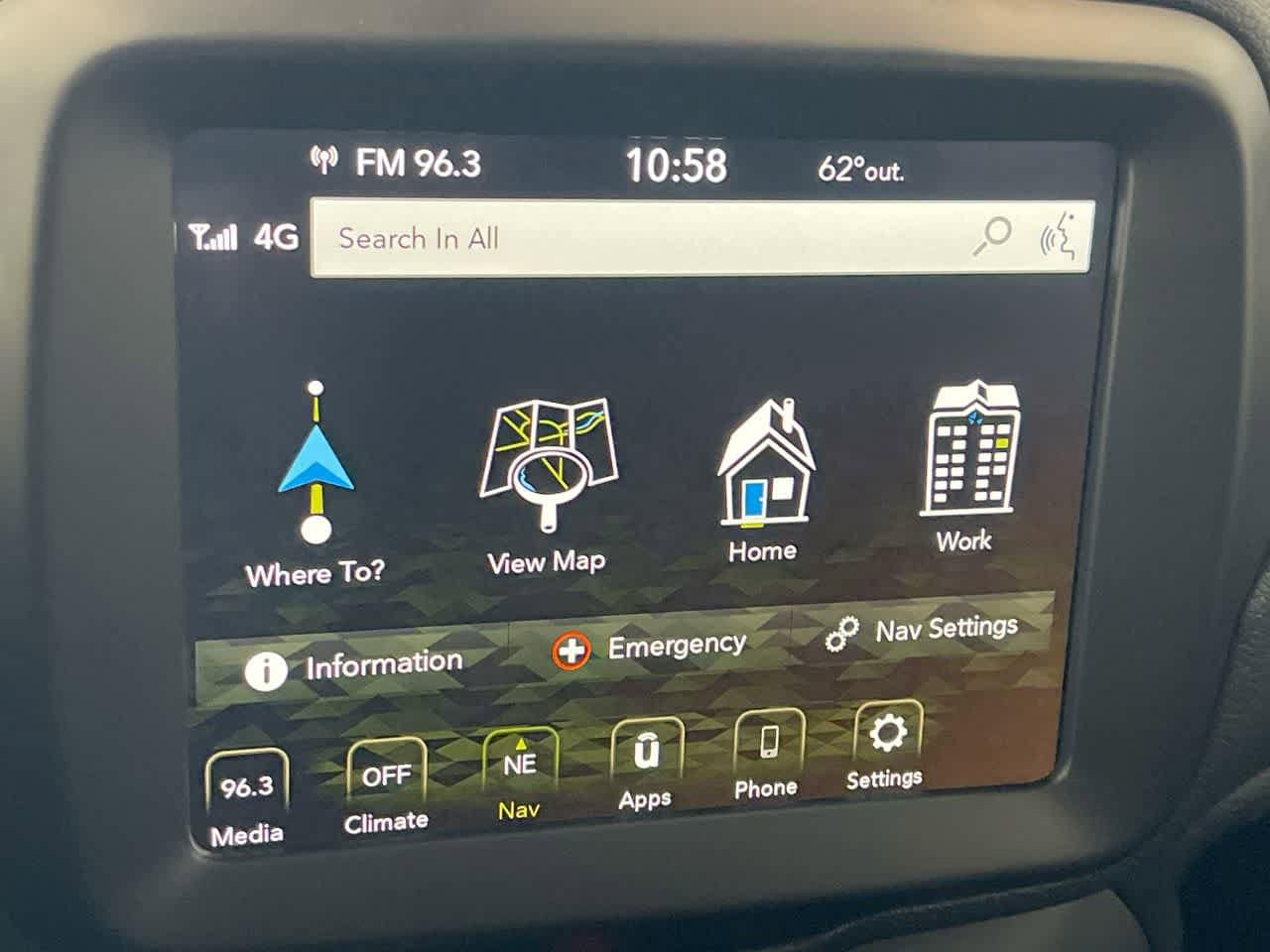 Thumbnail: 2023 Jeep Renegade - 18