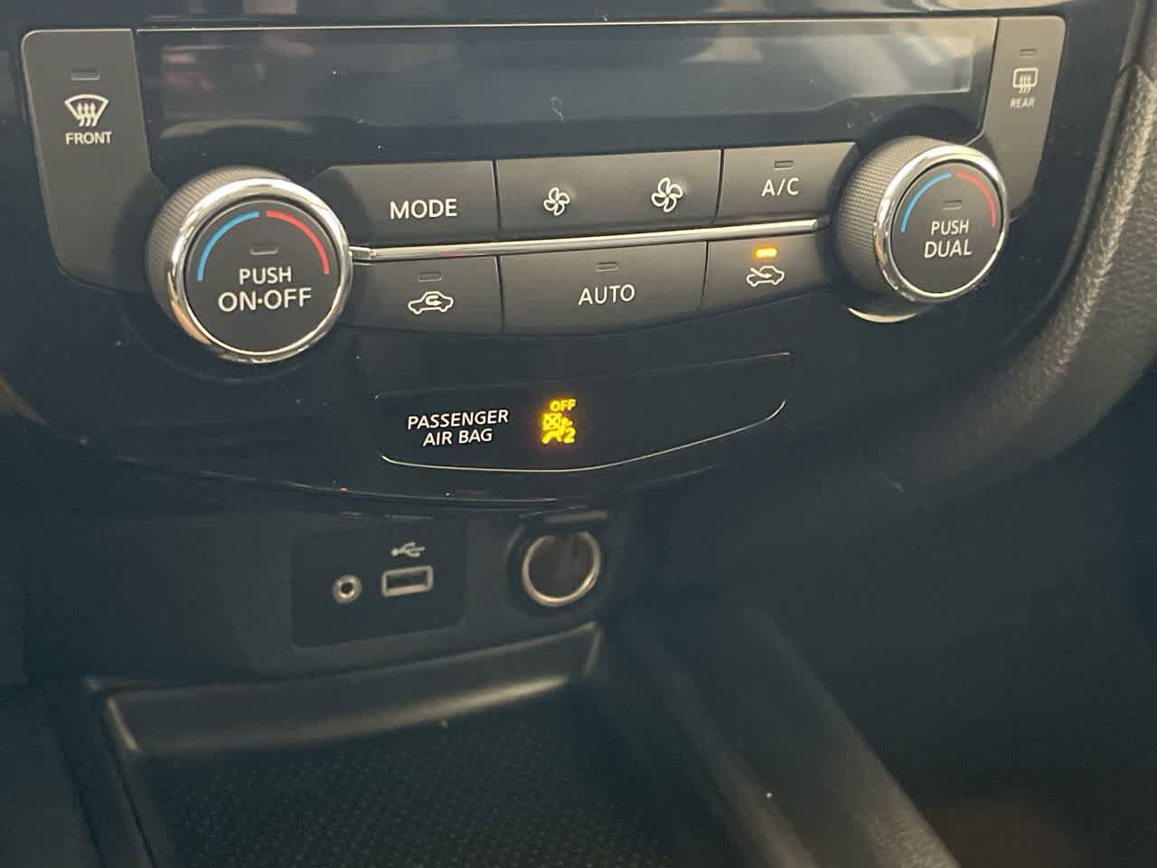 Thumbnail: 2019 Nissan Rogue - 18