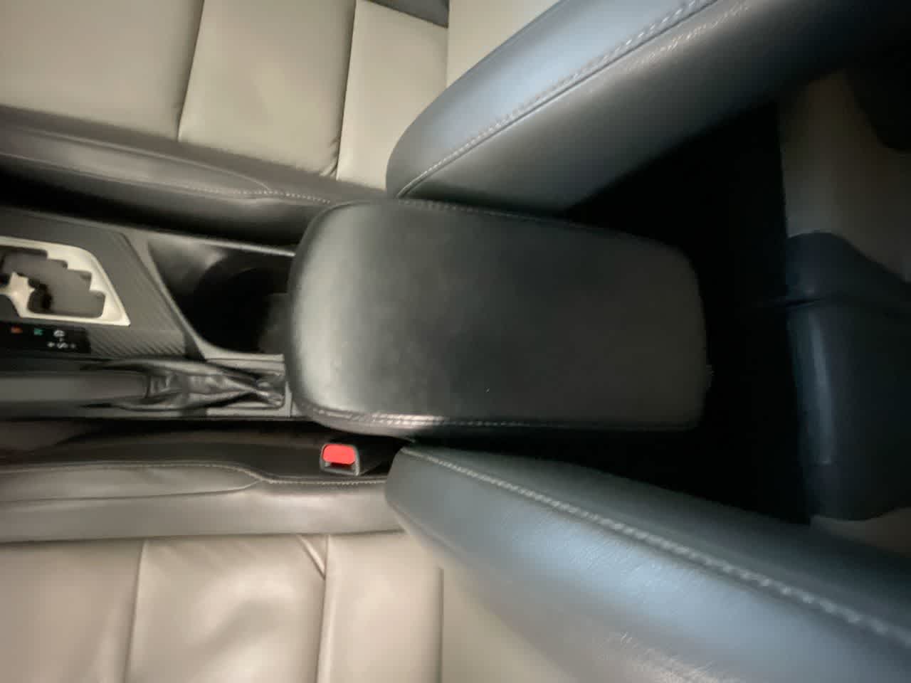 Thumbnail: 2015 Toyota RAV4 - 21