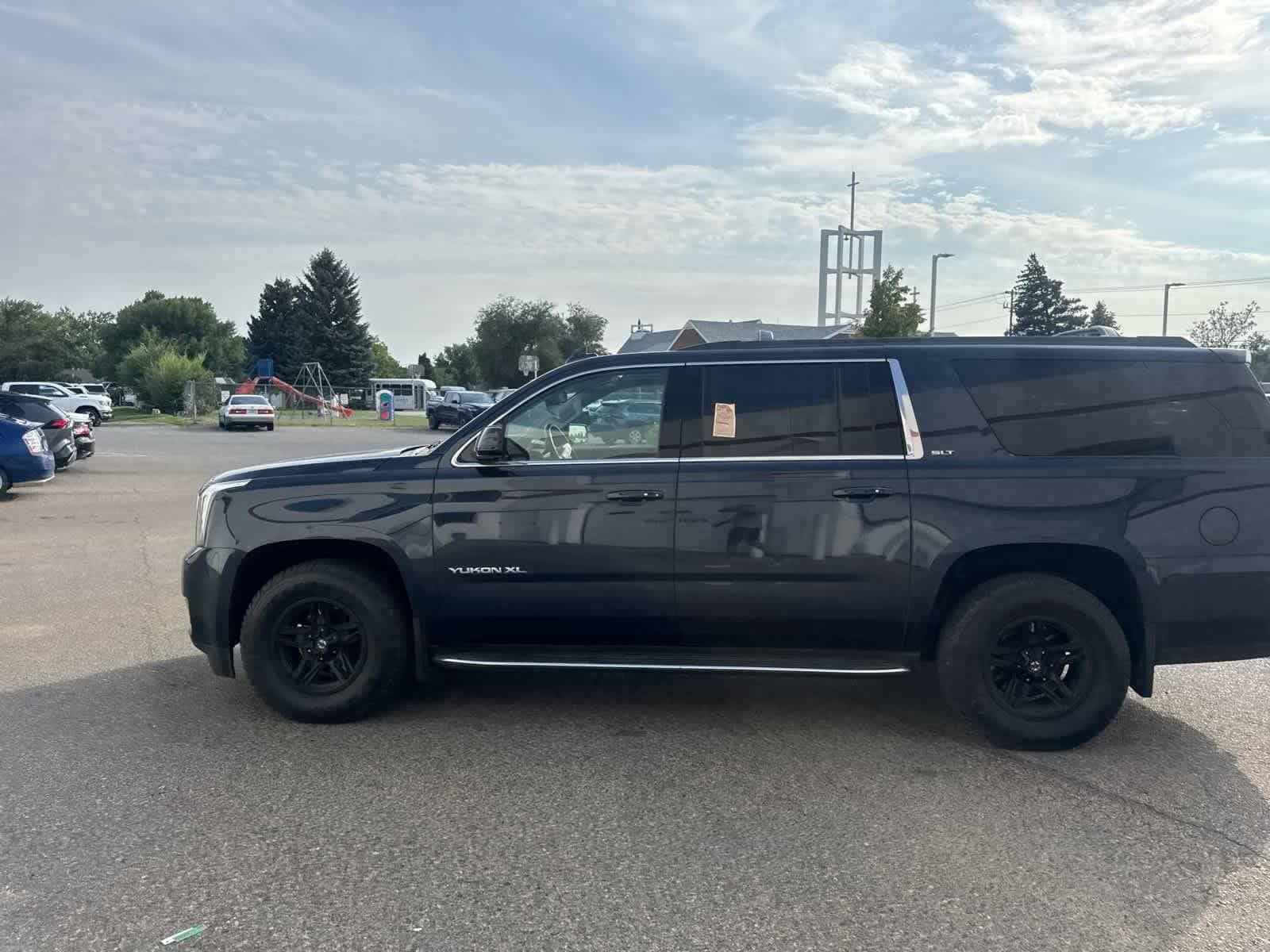 Thumbnail: 2019 GMC Yukon XL - 25