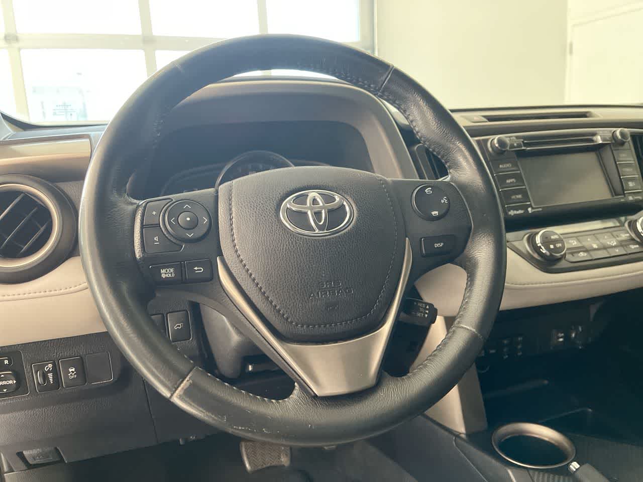 Thumbnail: 2015 Toyota RAV4 - 14