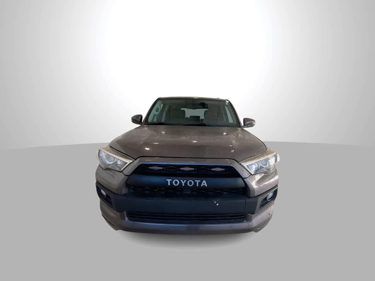 Thumbnail: 2015 Toyota 4Runner - 3