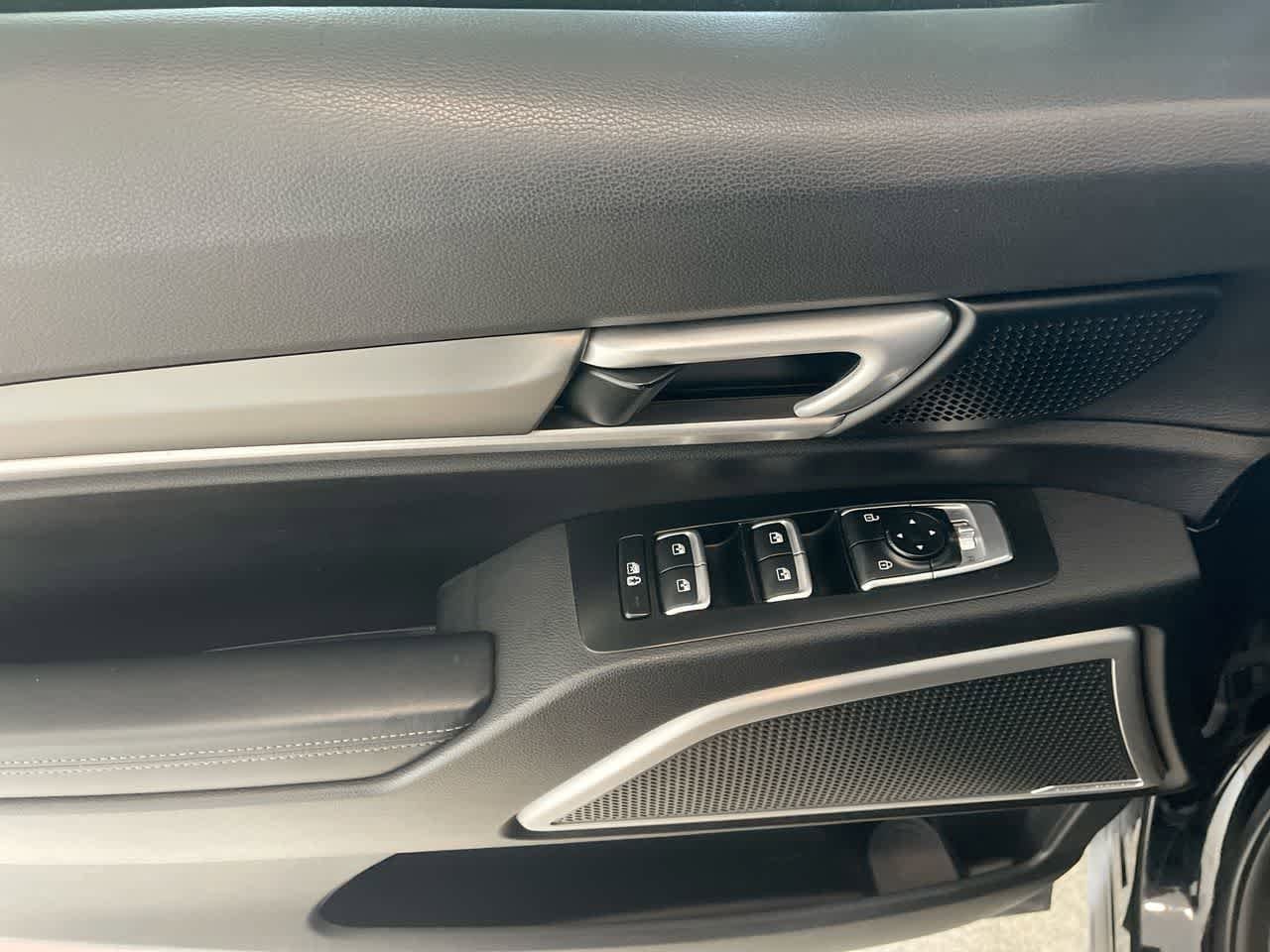 Thumbnail: 2020 Kia Telluride - 13