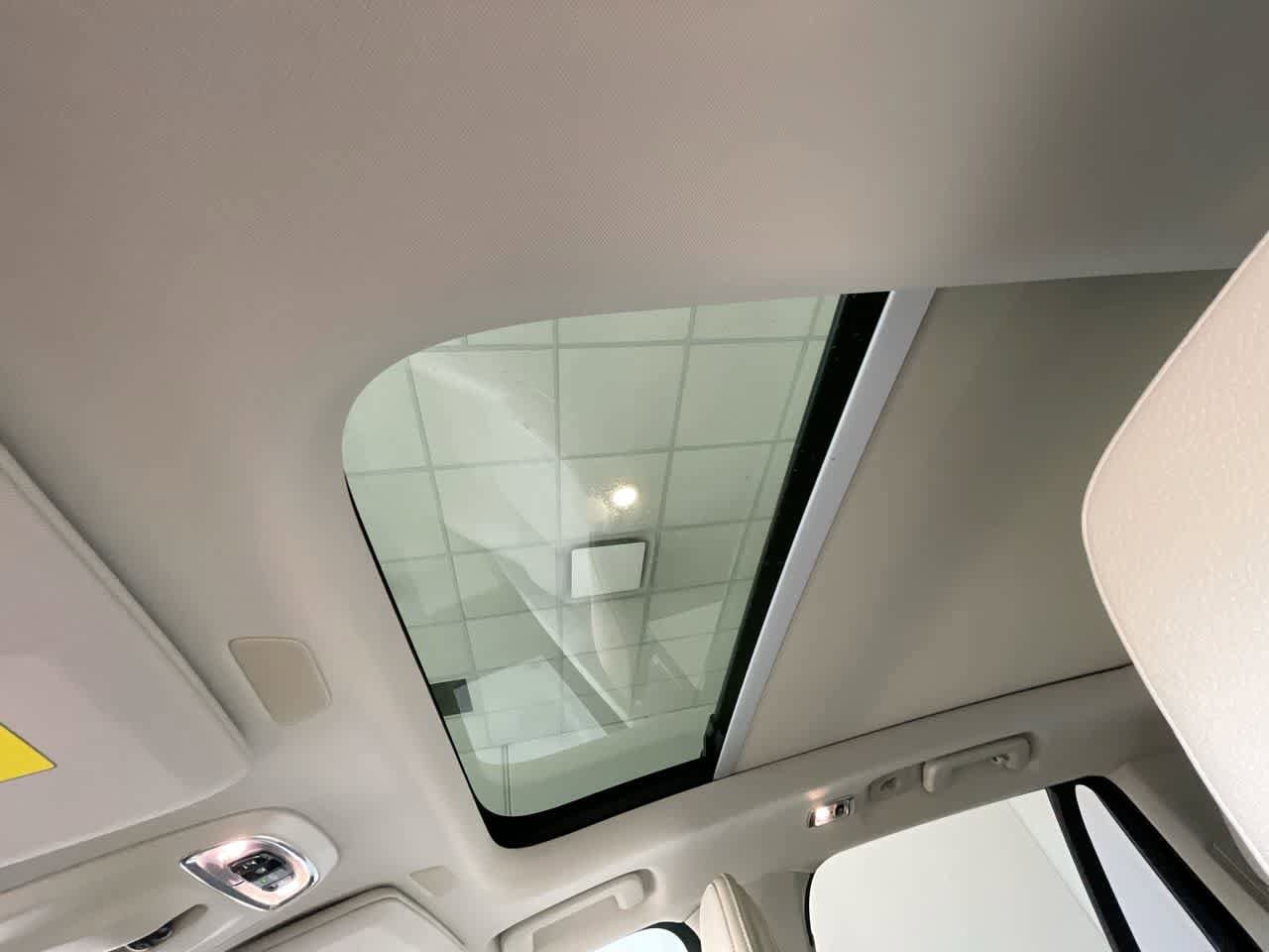 Thumbnail: 2019 Volvo XC90 - 21