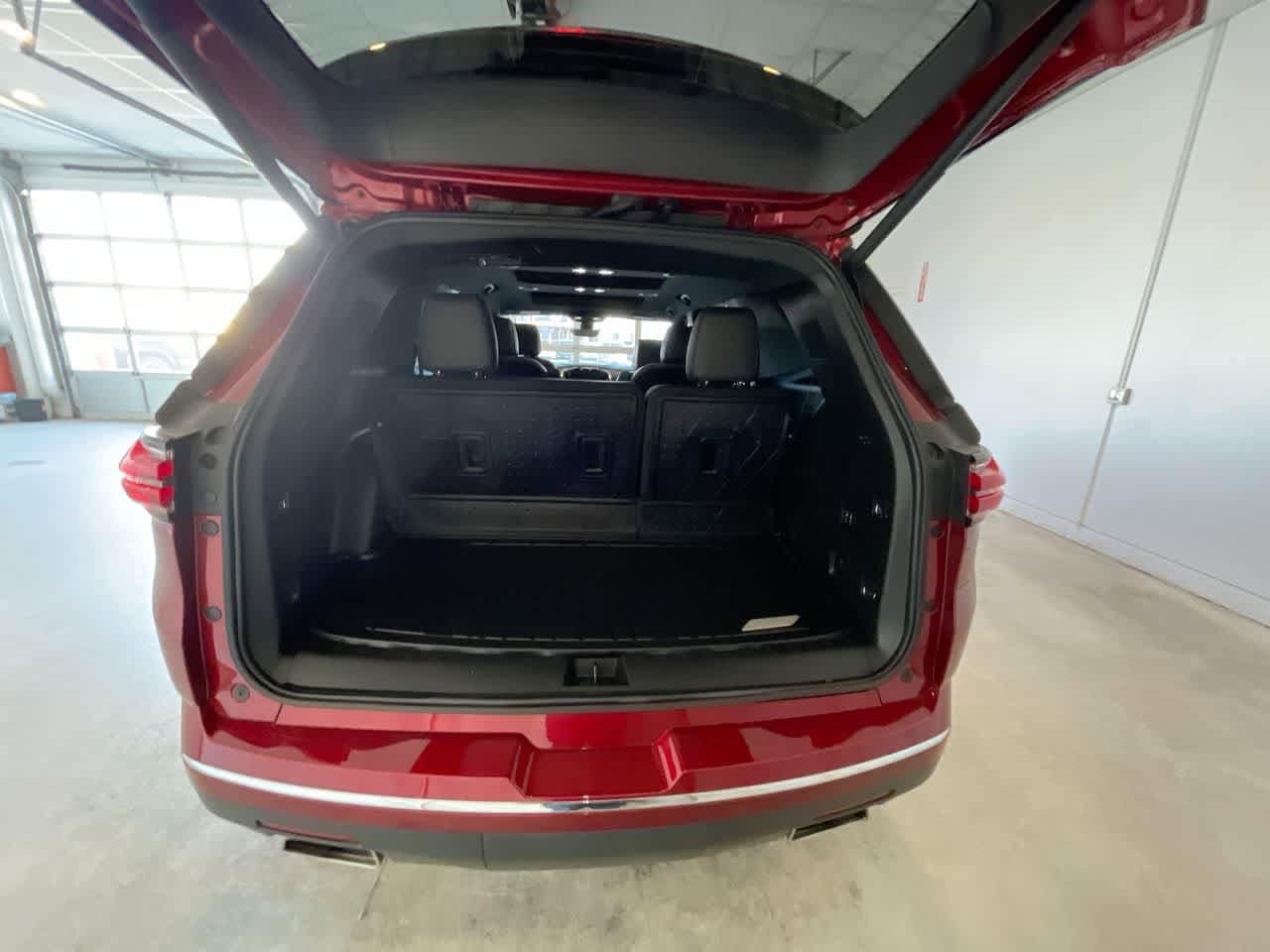 Thumbnail: 2023 Chevrolet Traverse - 25