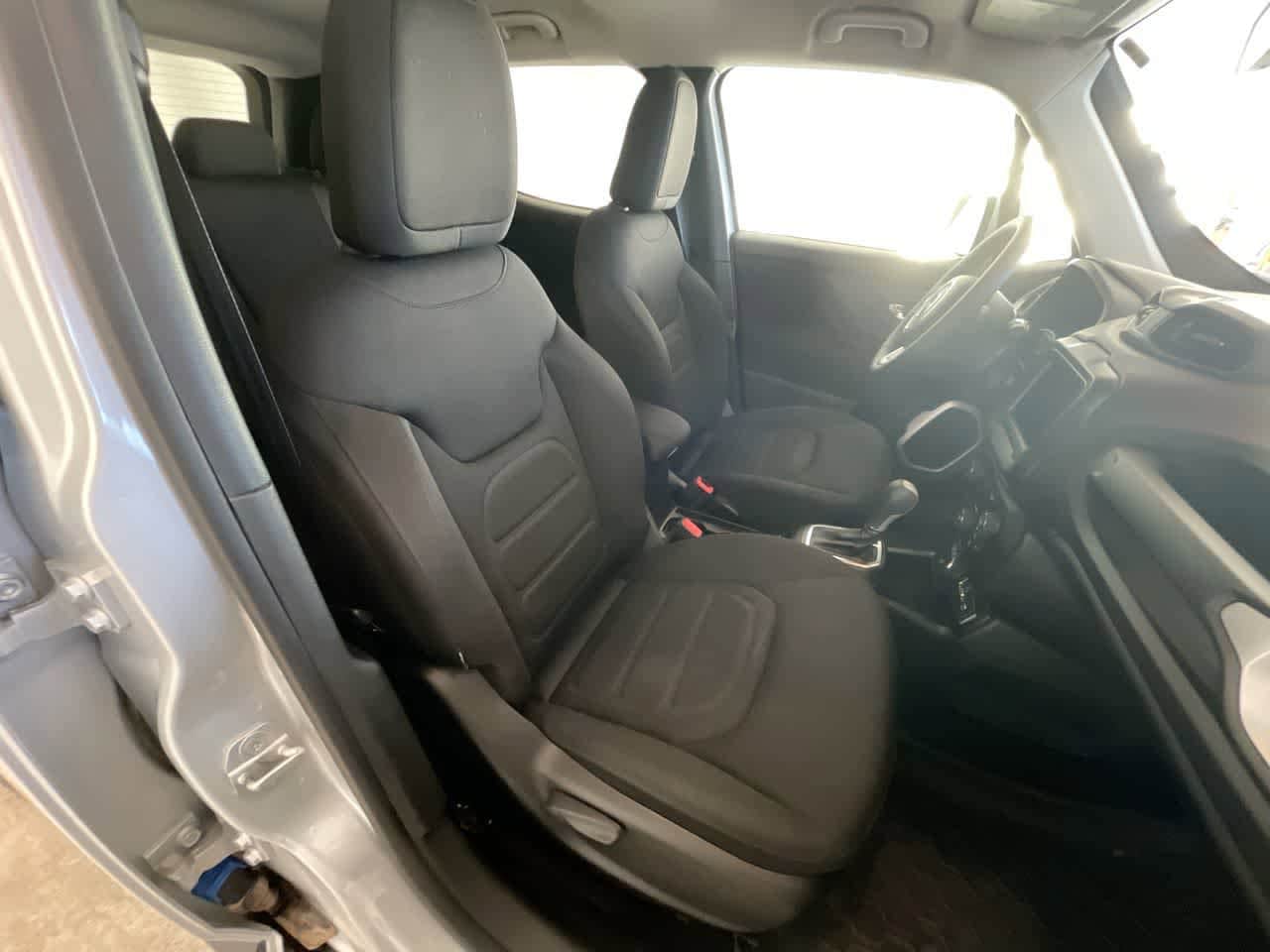 Thumbnail: 2019 Jeep Renegade - 24