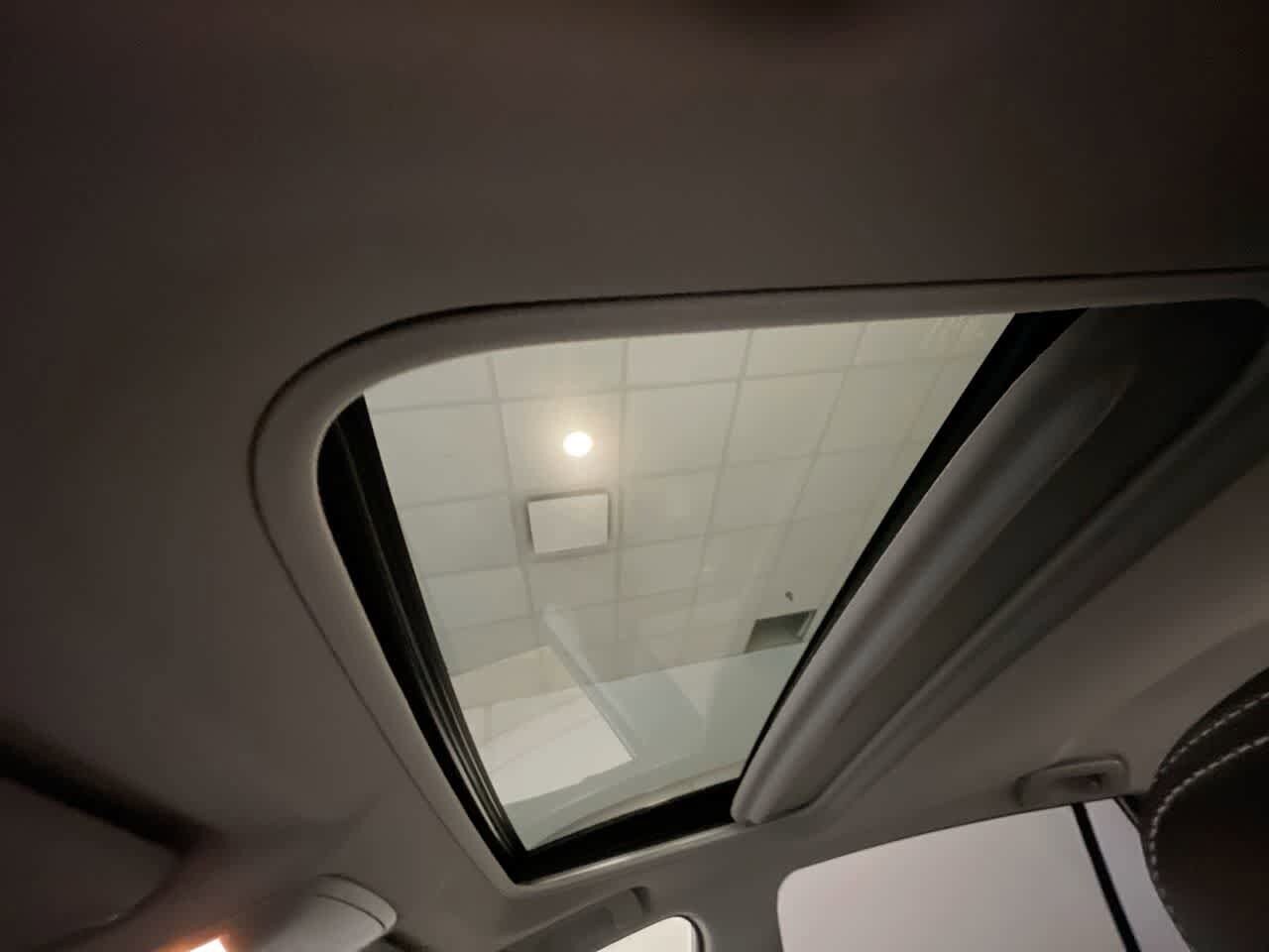 Thumbnail: 2017 Toyota RAV4 - 22