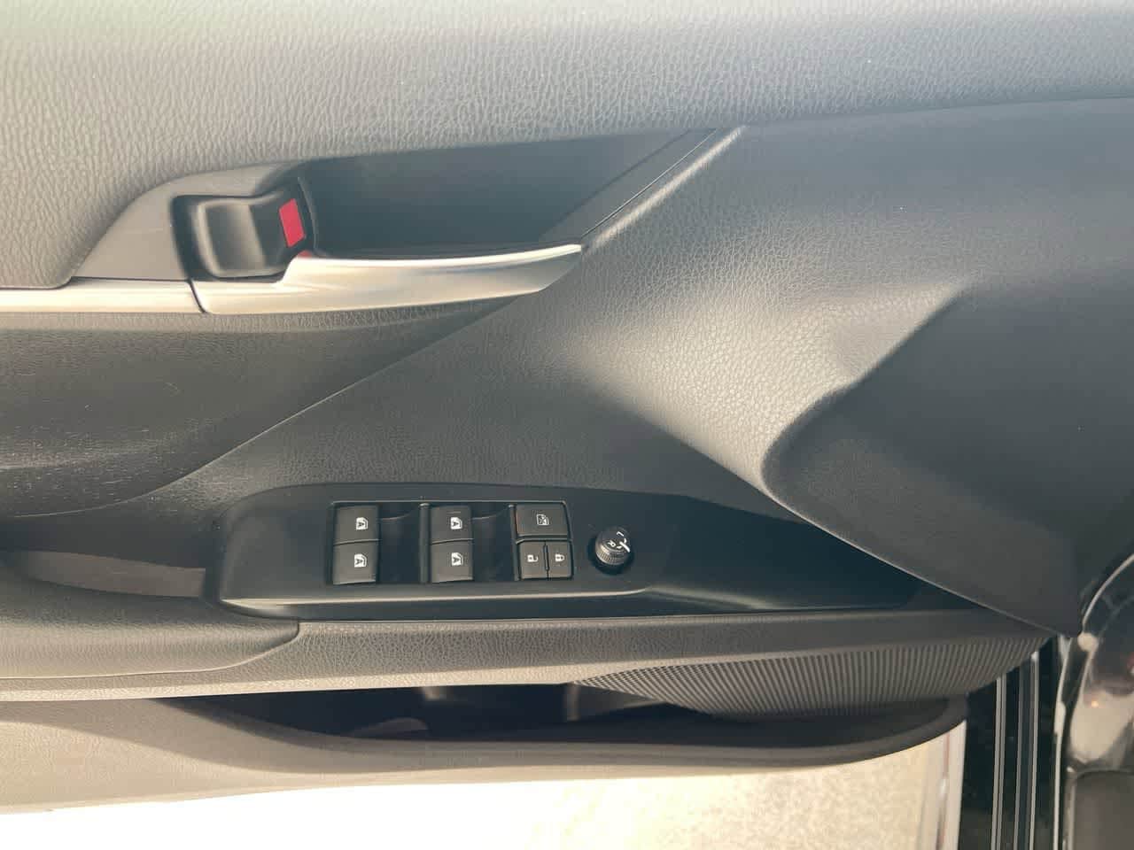 Thumbnail: 2019 Toyota Camry - 13