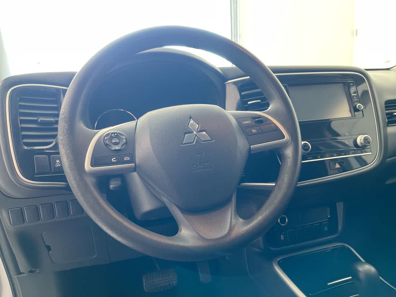 Thumbnail: 2020 Mitsubishi Outlander - 13