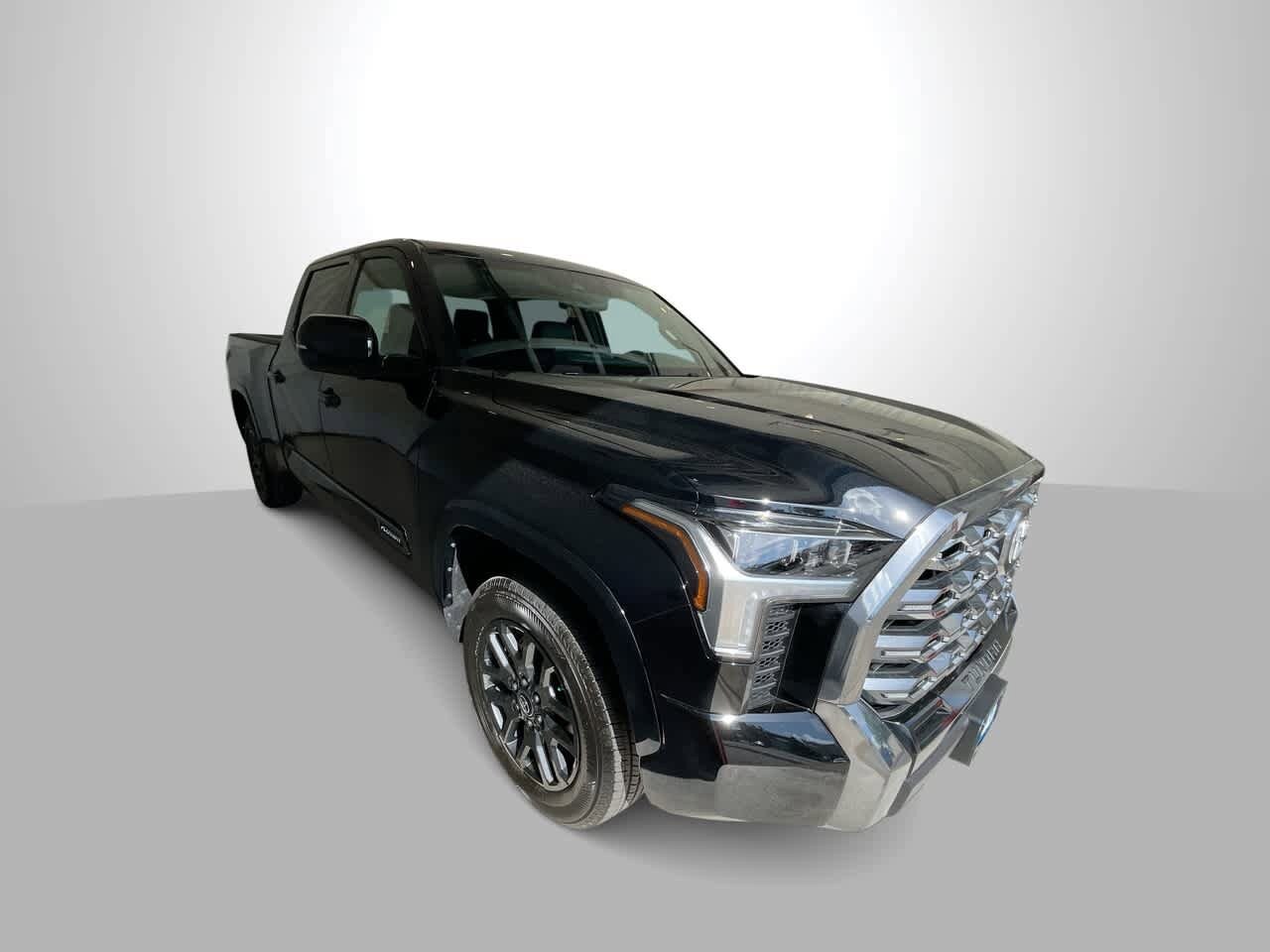 2025 Toyota Tundra Platinum CrewMax photo 2