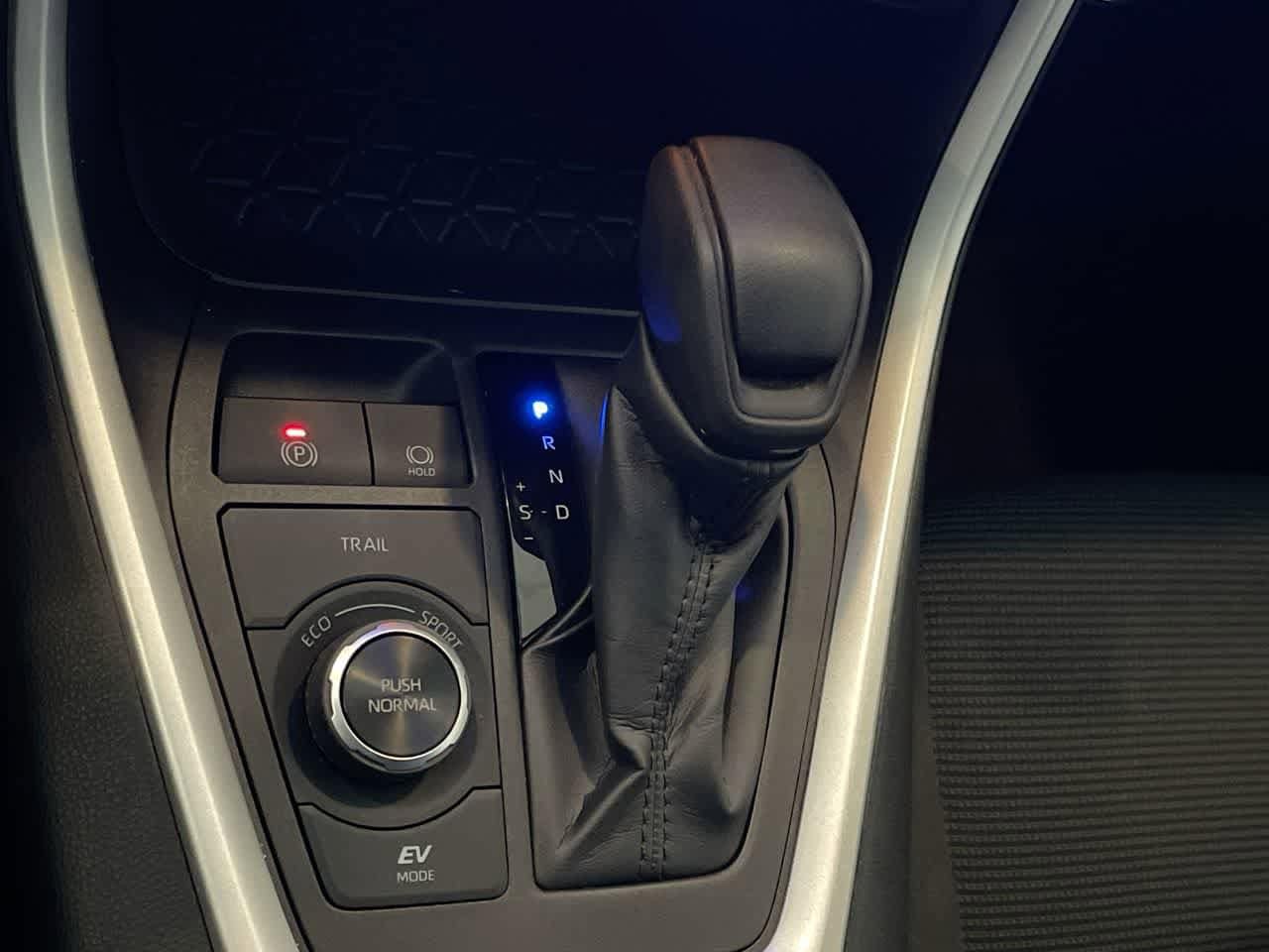 Thumbnail: 2025 Toyota RAV4 - 20