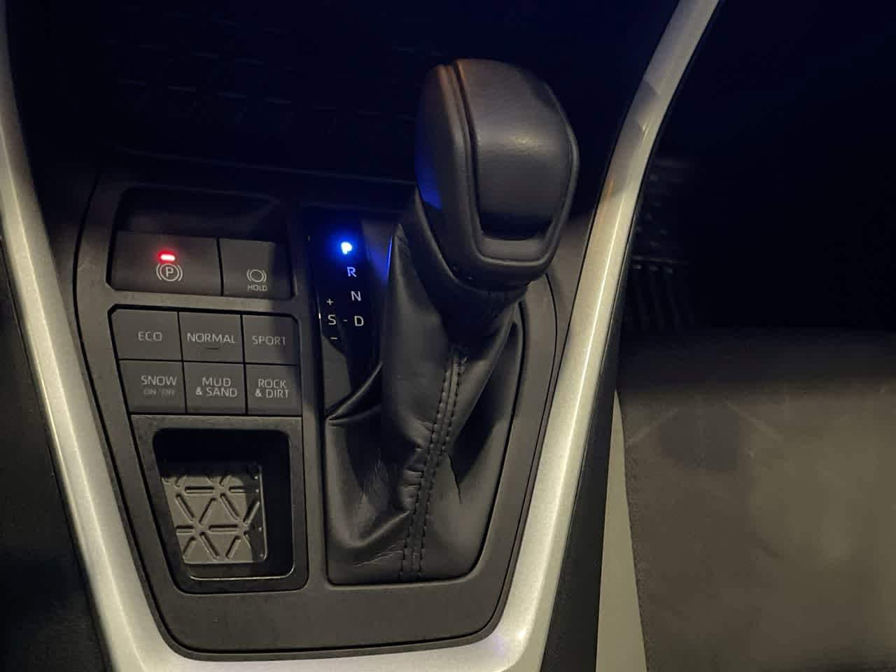 Thumbnail: 2025 Toyota RAV4 - 20