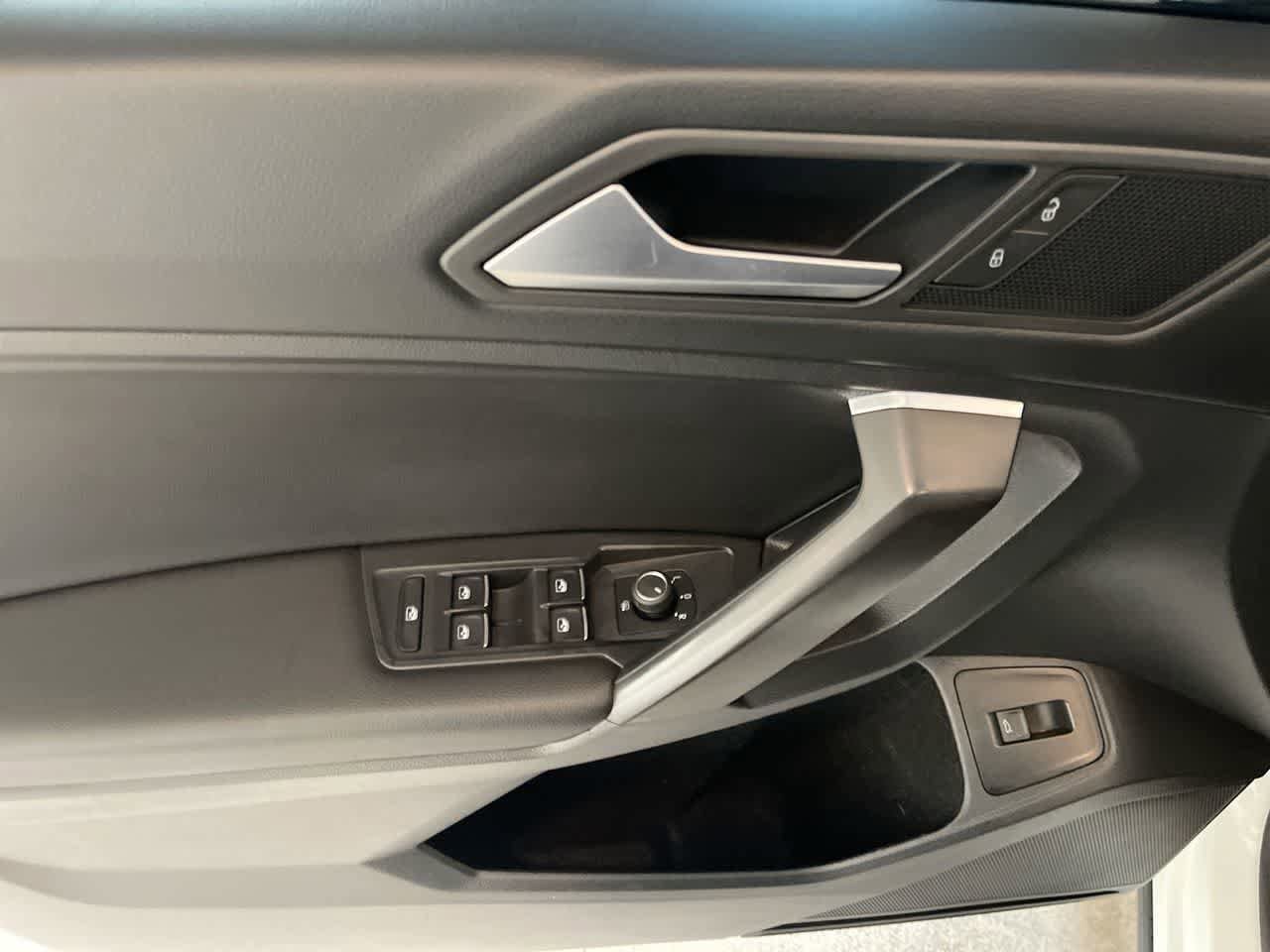 Thumbnail: 2021 Volkswagen Tiguan - 13