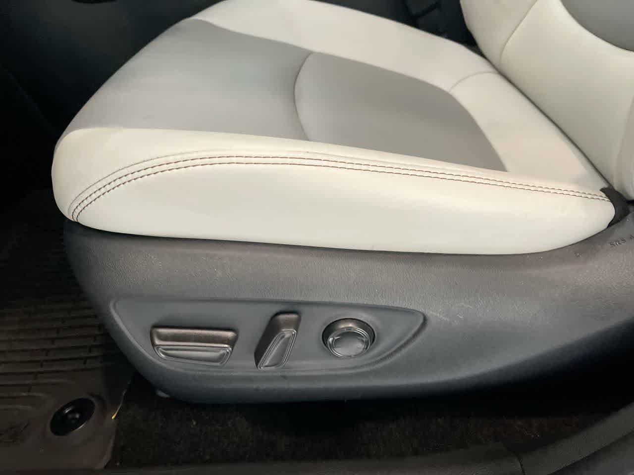 Thumbnail: 2025 Toyota RAV4 - 12