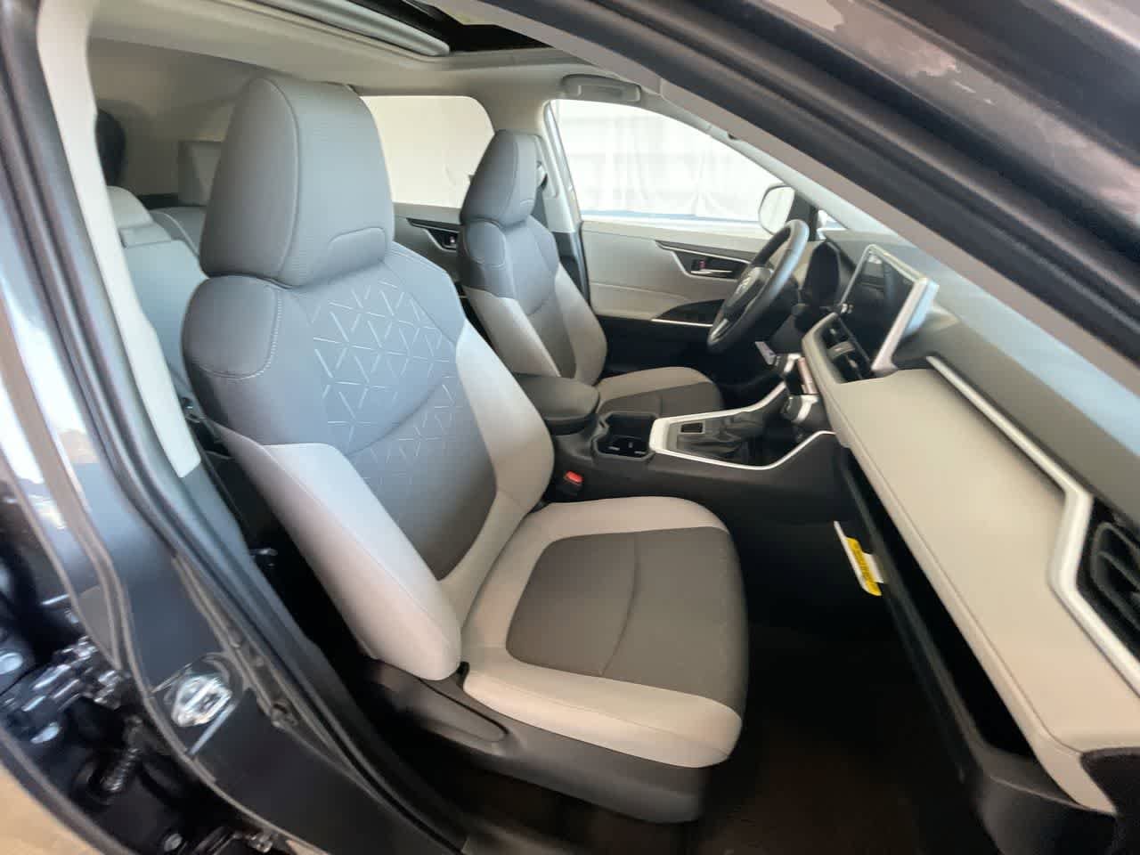 Thumbnail: 2025 Toyota RAV4 - 25