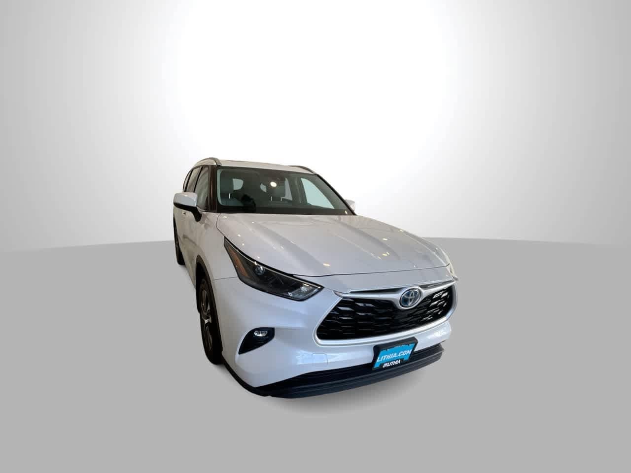 Thumbnail: 2022 Toyota Highlander - 2