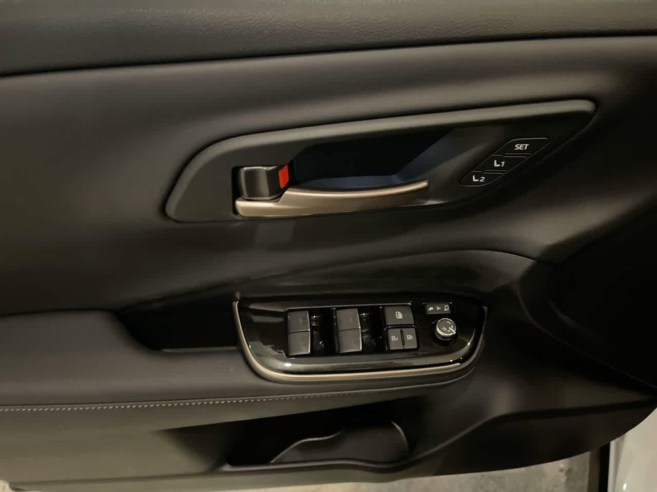 Thumbnail: 2025 Toyota Crown Signia - 13