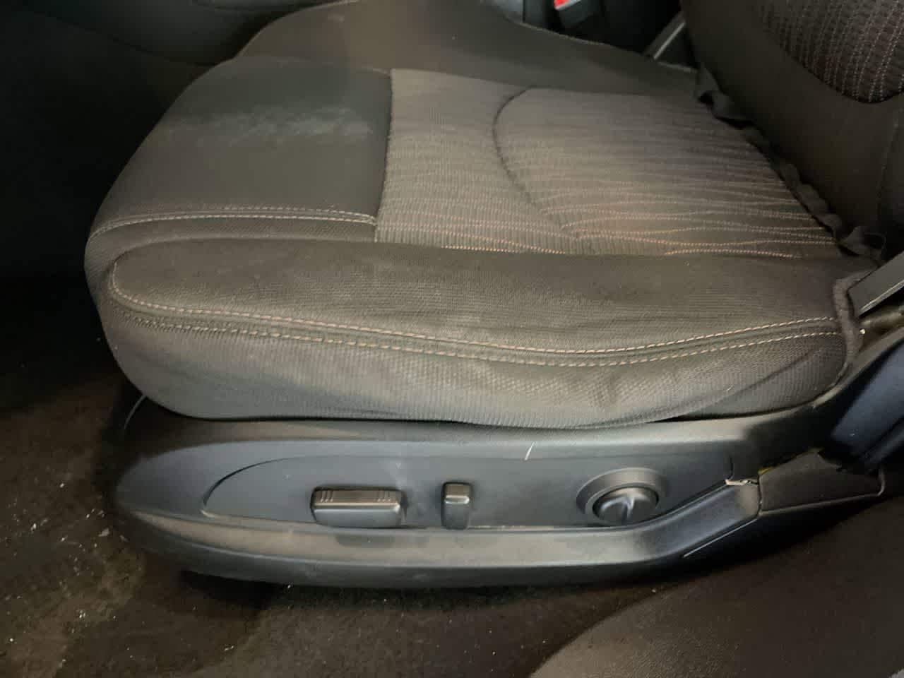 Thumbnail: 2015 Chevrolet Traverse - 12